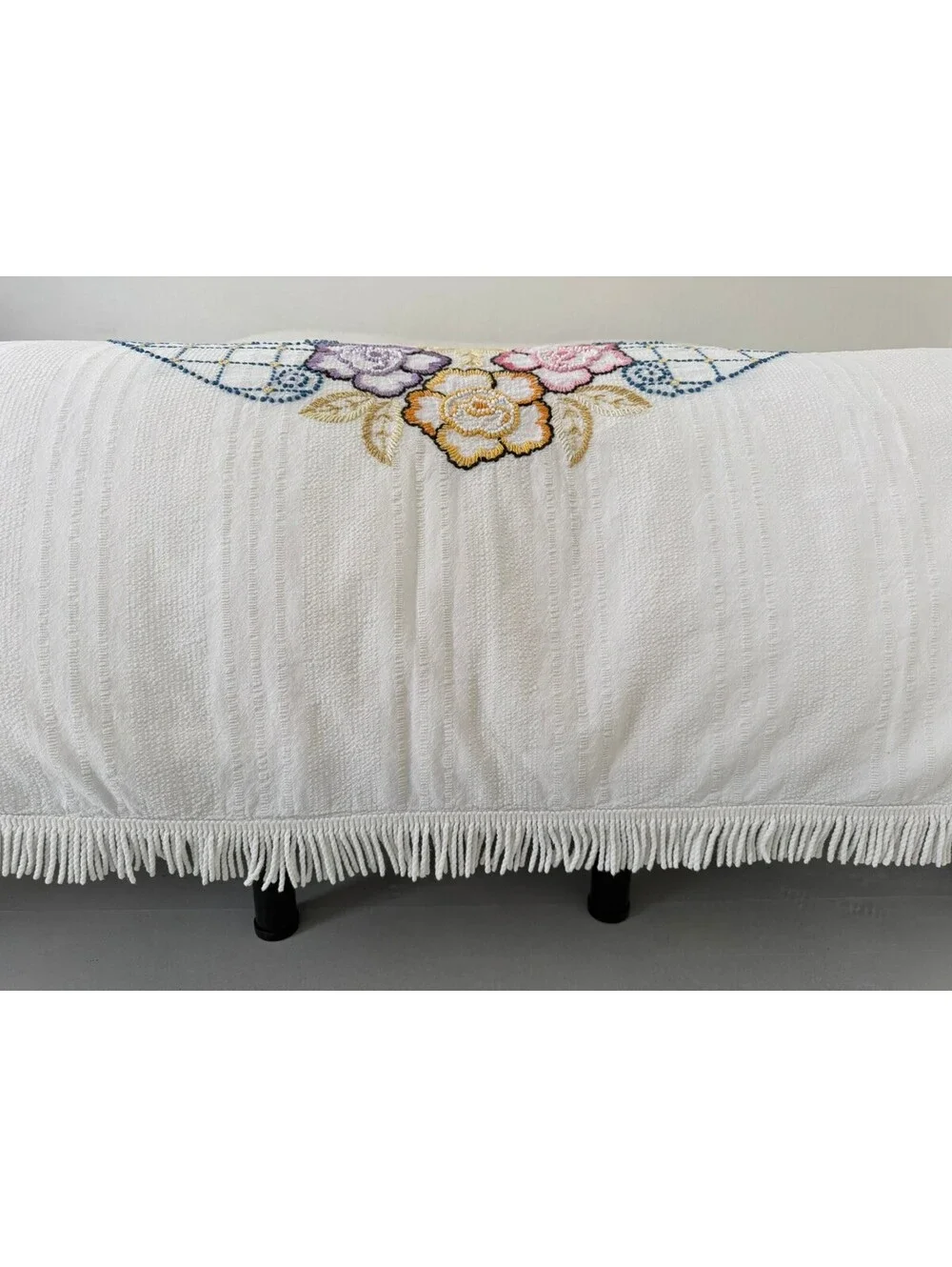 Vintage Floral Chenille Bedspread Fringe Twin